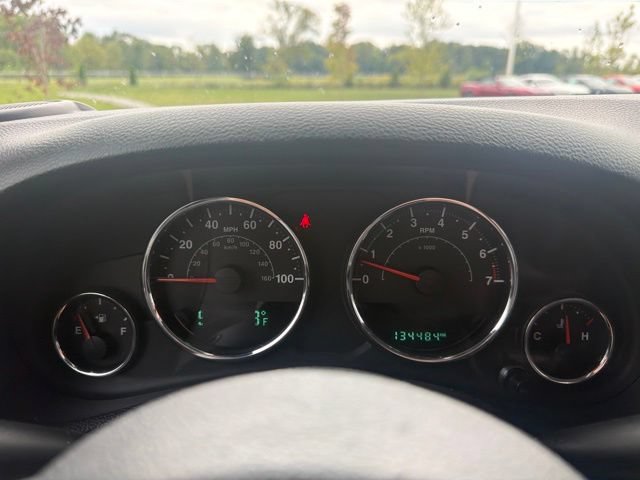 Used 2015 Jeep Wrangler Unlimited Sport w/ Connectivity Group AWD/4WD image 33