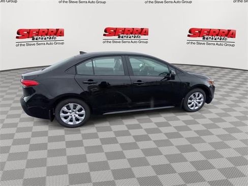 Used 2025 Toyota Corolla LE image 10