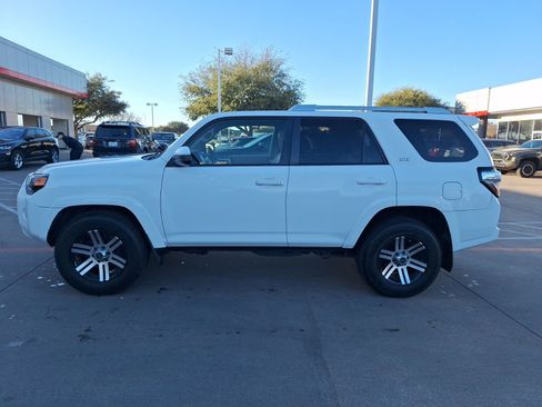 Used 2014 Toyota 4Runner SR5 image 3