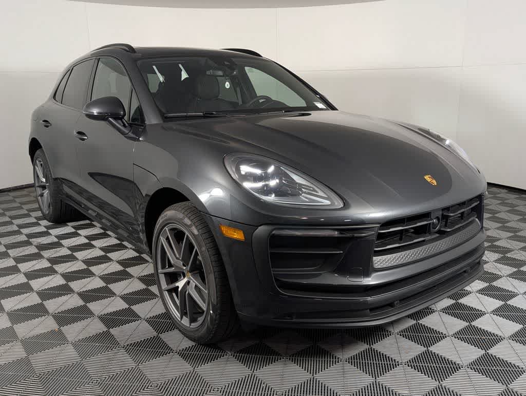 Used 2026 Porsche Macan AWD/4WD image 9
