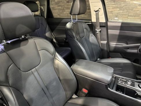 Used 2022 Kia Sorento EX w/ Panoramic Sunroof Package image 4