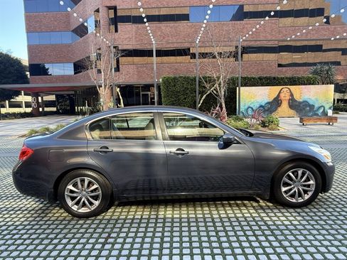 Used 2009 INFINITI G37 Journey w/ Premium Pkg image 7