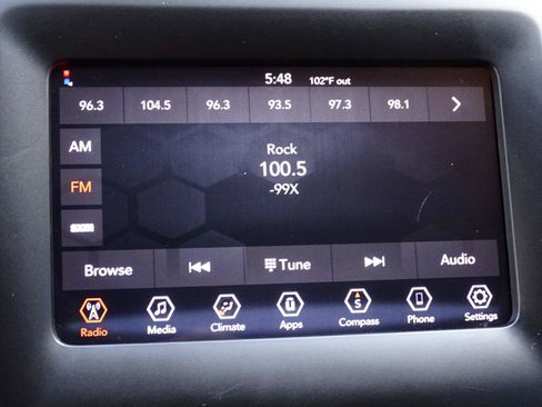 Used 2019 Jeep Cherokee Latitude Plus FWD image 26
