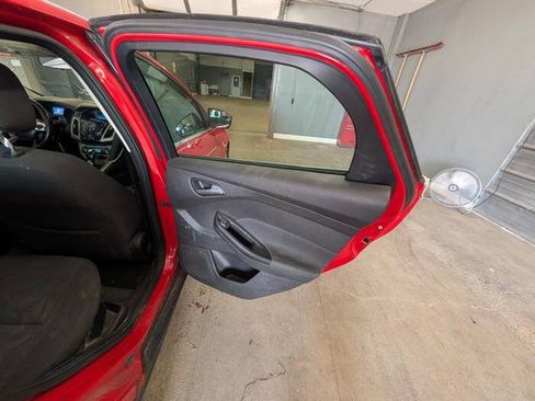 Used 2012 Ford Focus SEL FWD image 27