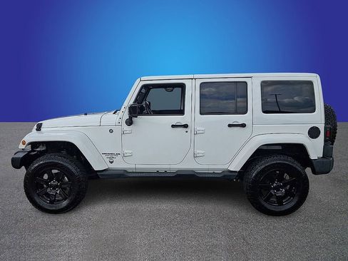 Used 2014 Jeep Wrangler Unlimited Sahara image 7