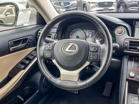 Used 2018 Lexus IS 300 image 14