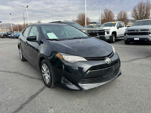 Used 2018 Toyota Corolla LE image 11