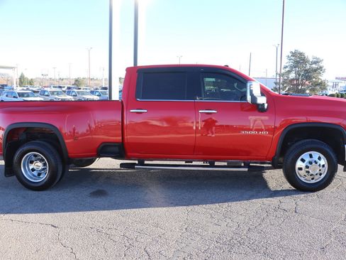 Used 2024 Chevrolet Silverado 3500 LTZ w/ LTZ Convenience Package image 8