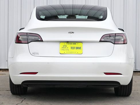 Used 2021 Tesla Model 3 Standard Range Plus image 11