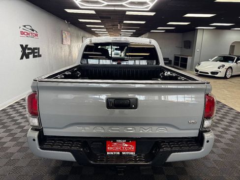 Used 2020 Toyota Tacoma TRD Sport w/ Technology Package RWD image 13