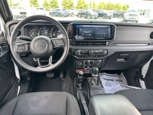 Used 2024 Jeep Wrangler Unlimited Rubicon 4xe image 27