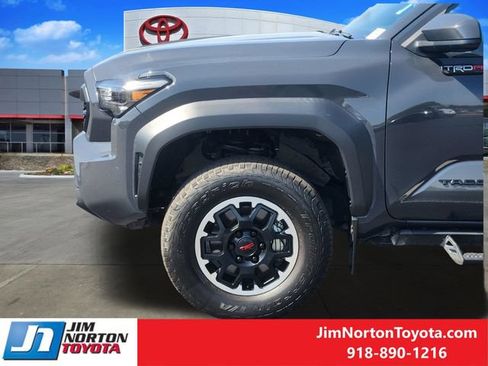 Used 2024 Toyota Tacoma TRD Off-Road AWD/4WD image 9