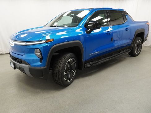 New 2026 Chevrolet Silverado EV LT AWD/4WD image 3