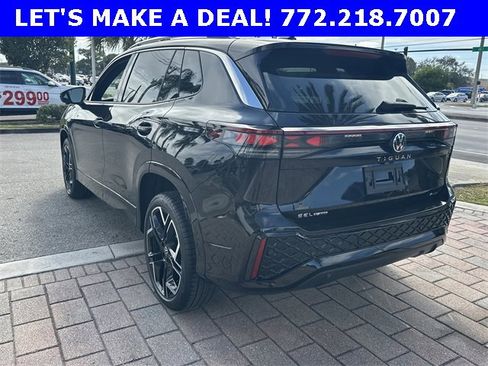 Certified 2026 Volkswagen Tiguan SEL R-Line image 8