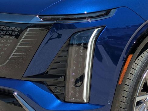 New 2026 Cadillac Vistiq Sport AWD/4WD image 17