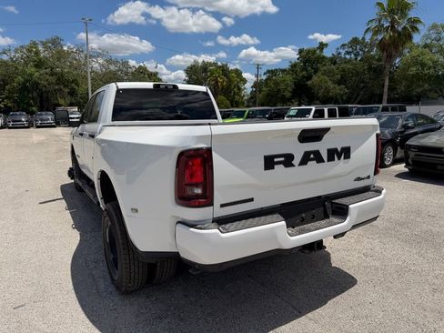 New 2026 RAM 3500 Big Horn AWD/4WD image 4