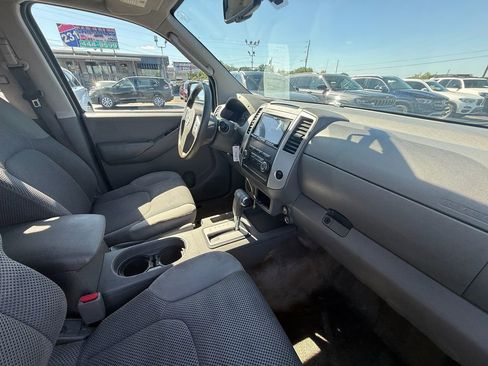 Used 2011 Nissan Frontier SV w/ SV Premium Utility Pkg RWD image 24