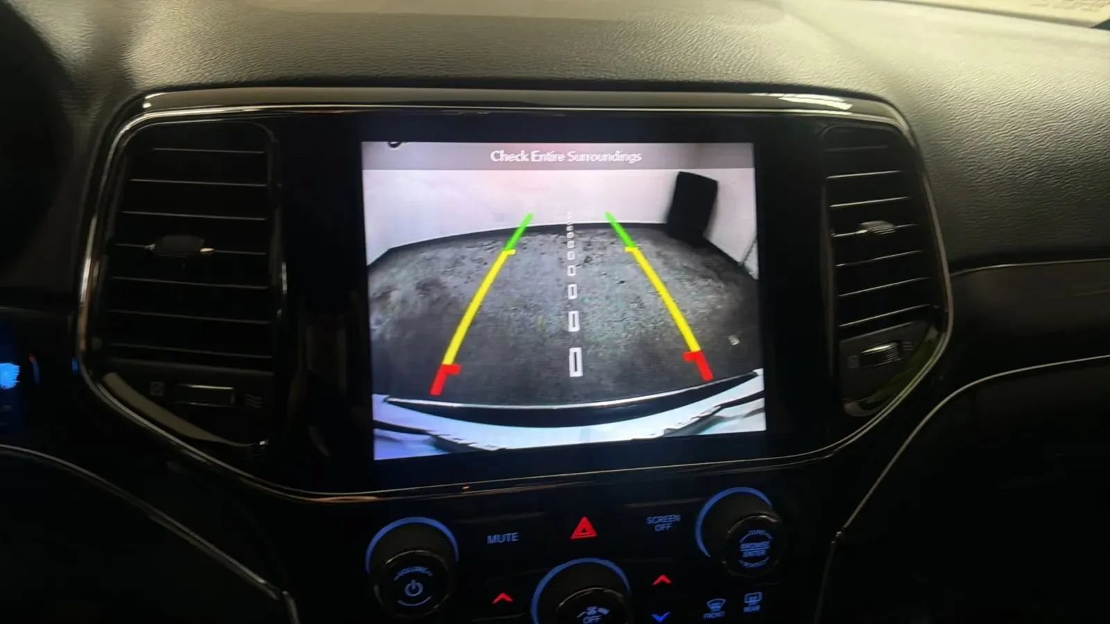 Used 2019 Jeep Grand Cherokee Limited AWD/4WD image 14