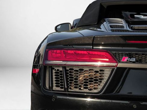 Used 2018 Audi R8 V10 plus image 46