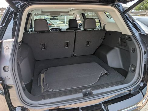 Used 2023 GMC Terrain Denali w/ Denali Premium Package AWD/4WD image 29