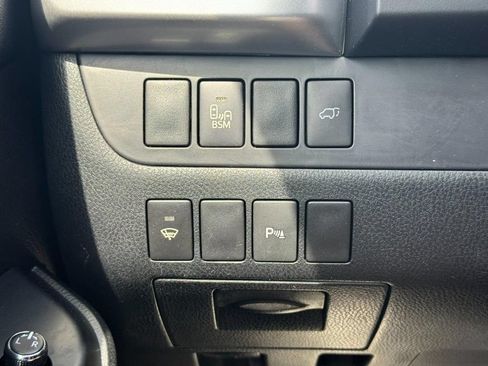 Used 2015 Toyota Highlander Limited AWD/4WD image 28