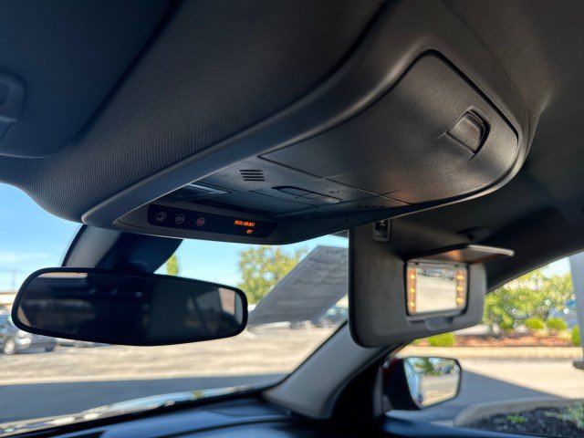 Used 2018 Chevrolet Equinox LT FWD image 11