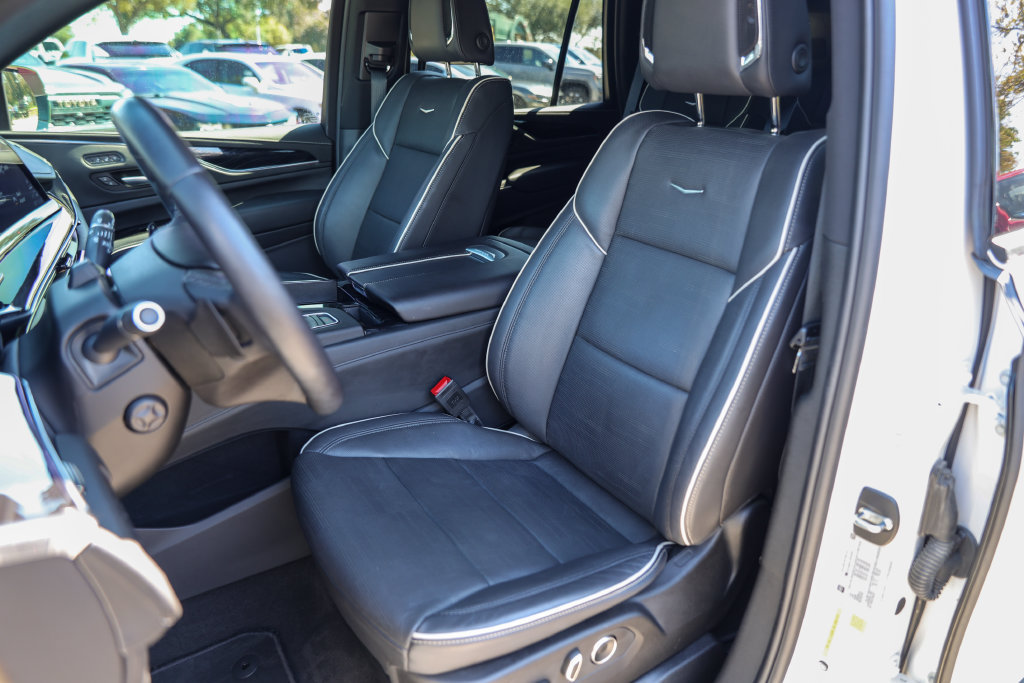 Used 2024 Cadillac Escalade Sport AWD/4WD image 7