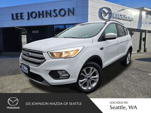 Used 2018 Ford Escape SE w/ SE Sync 3 Package image 1