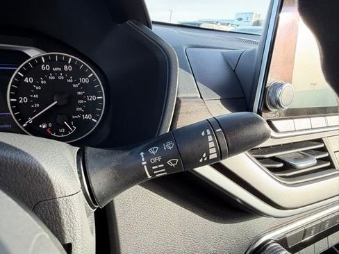 Used 2024 Nissan Altima 2.5 SV image 23