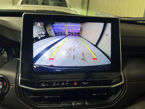 Used 2024 Jeep Compass Trailhawk image 22