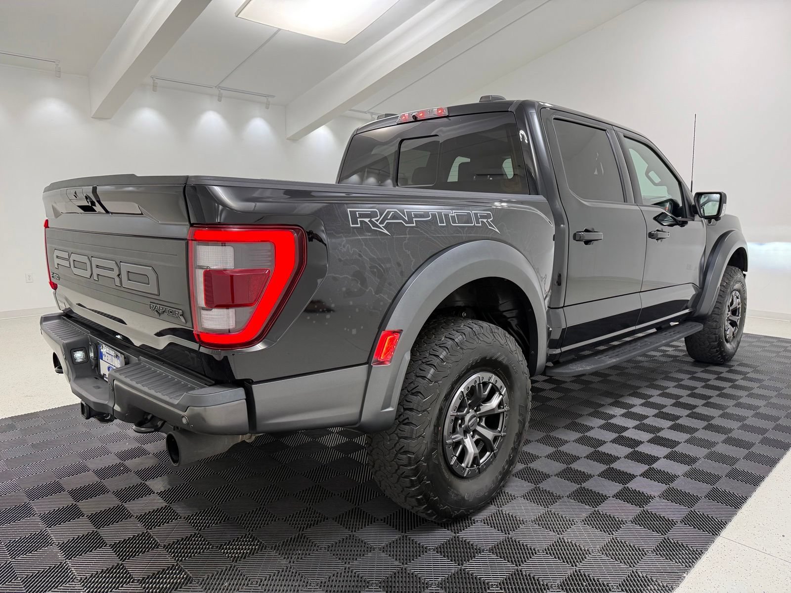 Used 2022 Ford F150 Raptor w/ Raptor 37 Performance Package AWD/4WD image 6