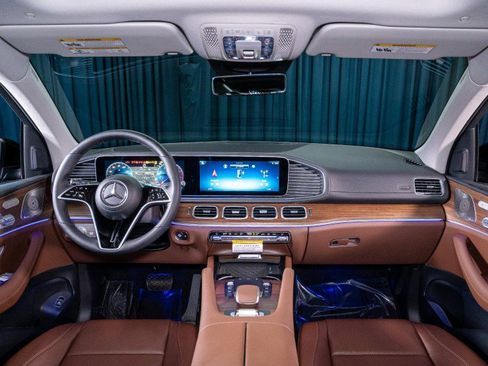 New 2026 Mercedes-Benz GLS 450 4MATIC image 31