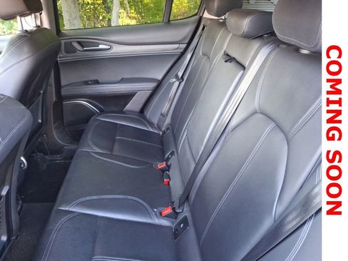 Used 2018 Alfa Romeo Stelvio Ti AWD/4WD image 9