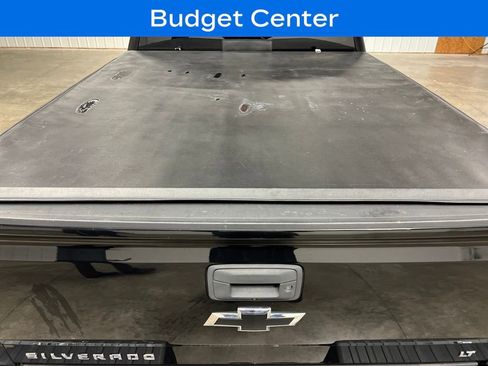 Used 2017 Chevrolet Silverado 1500 LT w/ Midnight Edition image 10