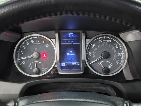 Used 2020 Toyota Tacoma 2WD Double Cab image 26