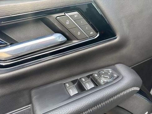 Certified 2025 GMC Yukon Denali image 16