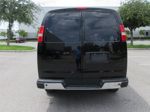 Used 2019 Chevrolet Express 2500 w/ Driver Convenience Package RWD image 4