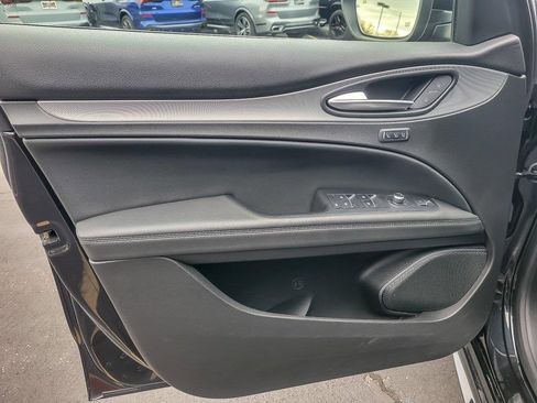 Used 2022 Alfa Romeo Stelvio Veloce image 18
