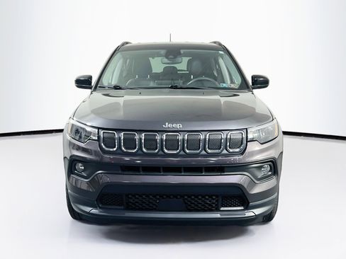 Used 2022 Jeep Compass Latitude AWD/4WD image 2