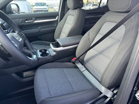 New 2027 GMC Terrain Elevation w/ Technology Package II AWD/4WD image 17