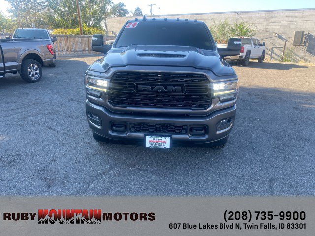 Used 2024 RAM 3500 Limited AWD/4WD image 2
