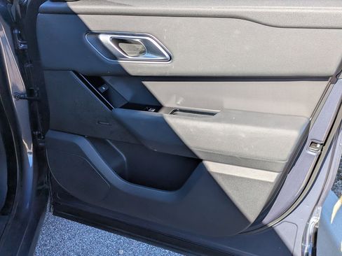 Used 2024 Land Rover Range Rover Velar Dynamic SE image 32