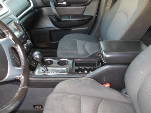 Used 2016 Chevrolet Traverse LT image 17