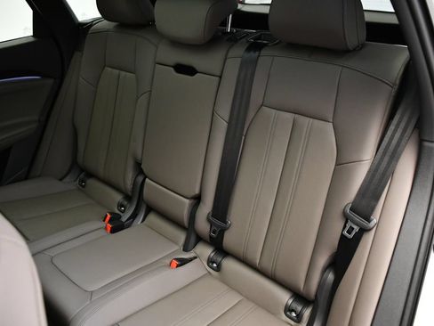 Used 2025 Audi Q5 Premium w/ Convenience Package AWD/4WD image 39