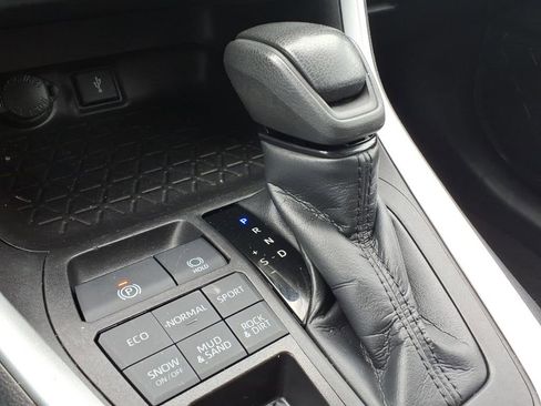 Certified 2022 Toyota RAV4 LE image 15