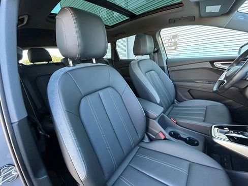 Used 2024 Audi Q4 e-tron Premium w/ Convenience Package image 45