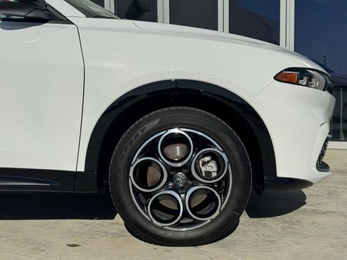 Used 2025 Alfa Romeo Tonale image 10