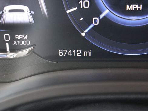 Used 2020 Cadillac Escalade Premium Luxury image 13