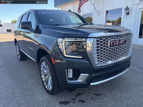 Used 2021 GMC Yukon Denali w/ Denali Ultimate Package AWD/4WD image 3