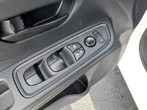 Used 2025 Nissan Versa S image 12